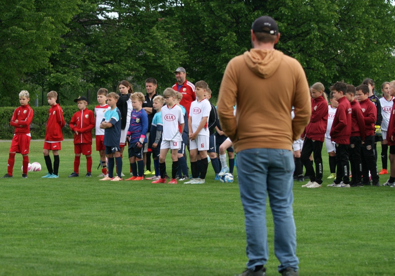 Vzpoura papírově slabších - foto 8