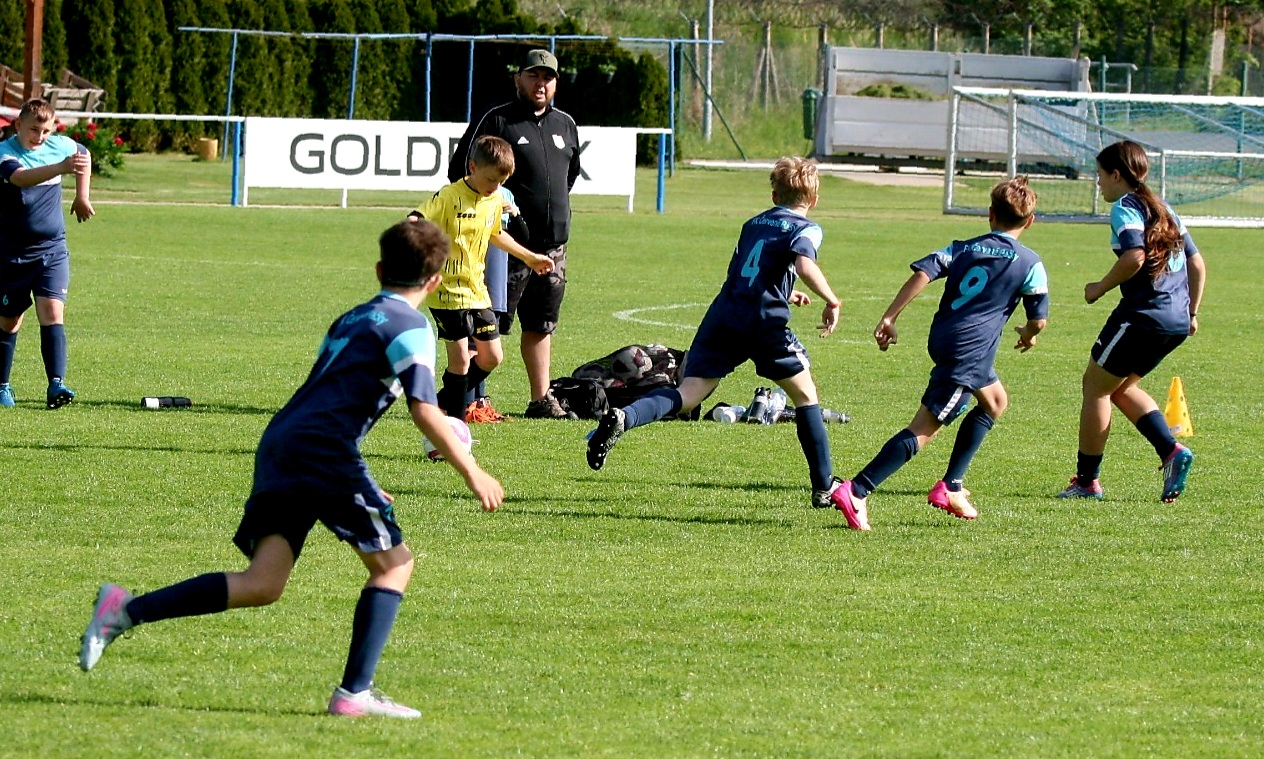 Vzpoura papírově slabších - foto 19